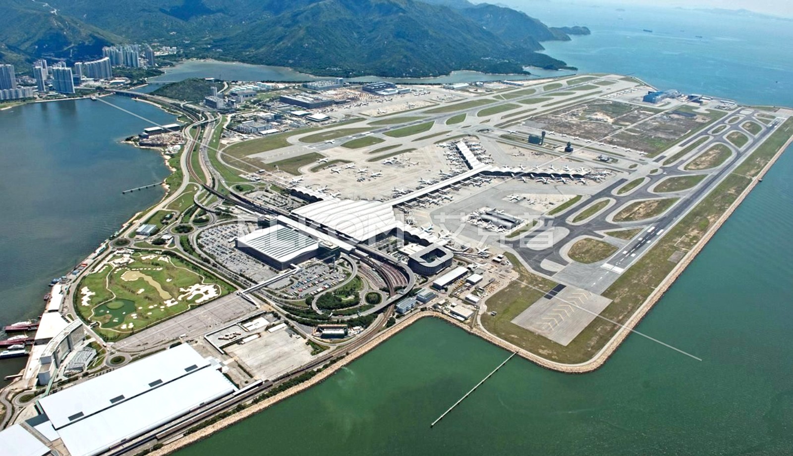 香港国际机场.jpg